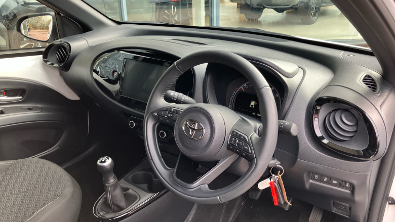 Toyota Aygo X 1.0 VVT-i Edge 5dr Petrol Hatchback